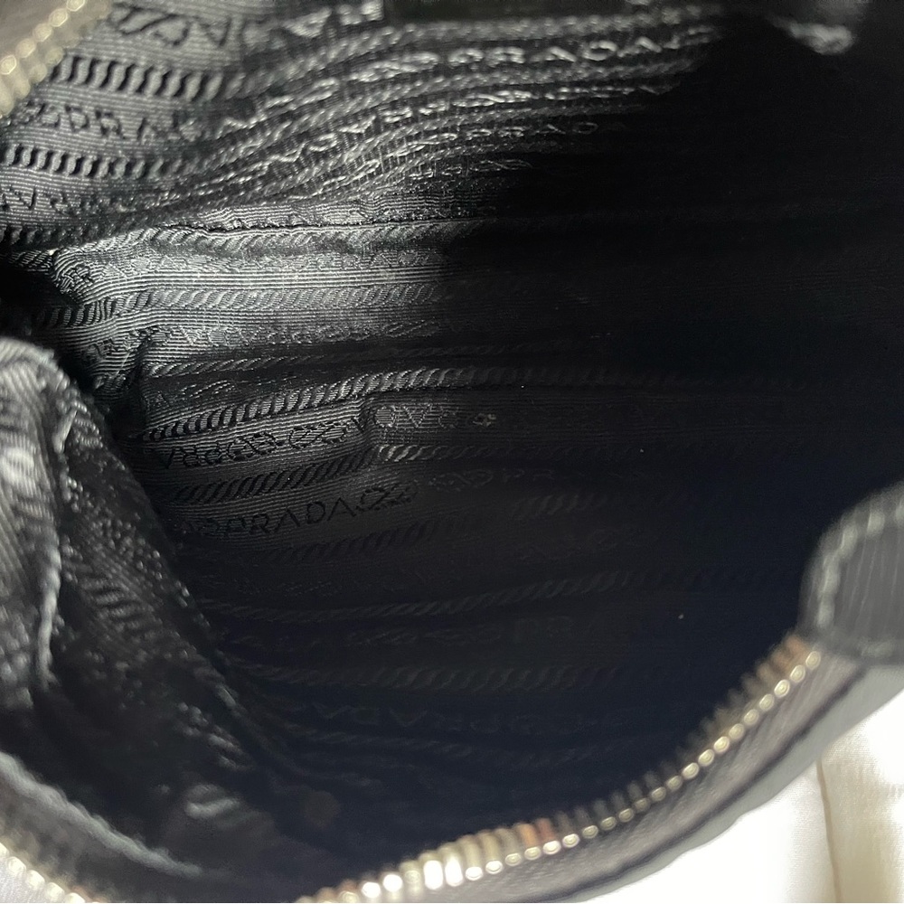 Prada re edition 2005 - Picture 4 of 11